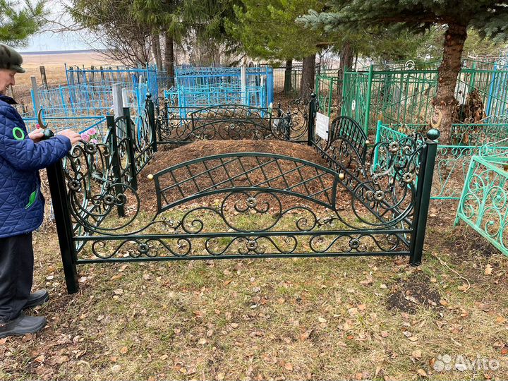 Кованые ритуальные ограды с монтажом