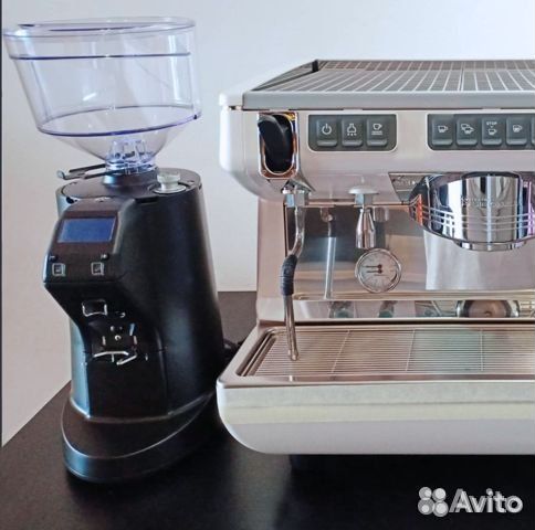 Кофемашина Nuova Simonelli Appia Life 2 GR V