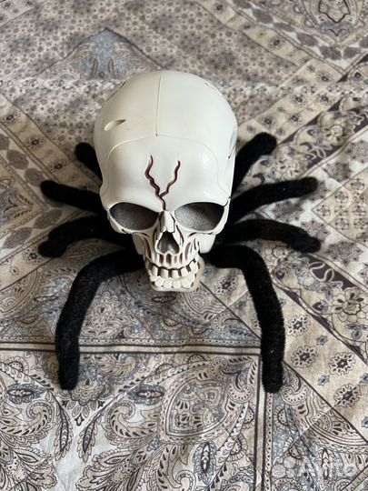 Паук радиоуправляемый череп на батарейках