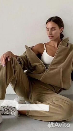 Костюм спортивный