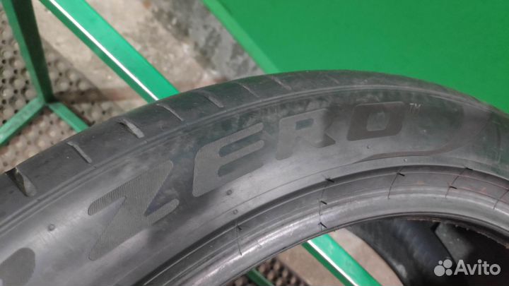 Pirelli P Zero PZ4 275/40 R22 107Y