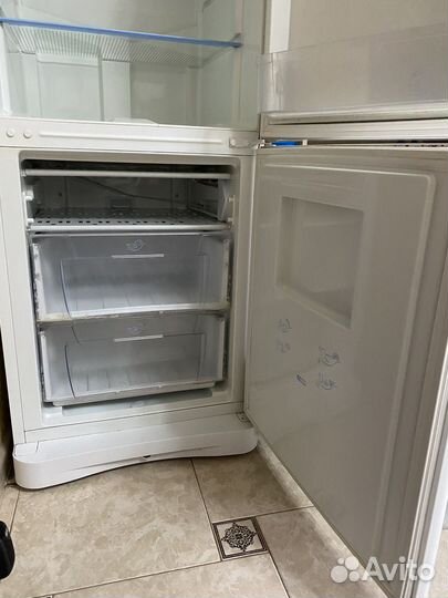 Холодильник indesit Б/У