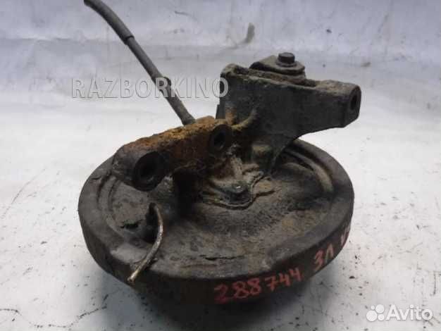 Кулак задний левый Тойота