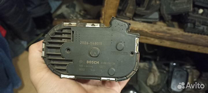 Дроссельная заслонка Bosch 21126-1148010