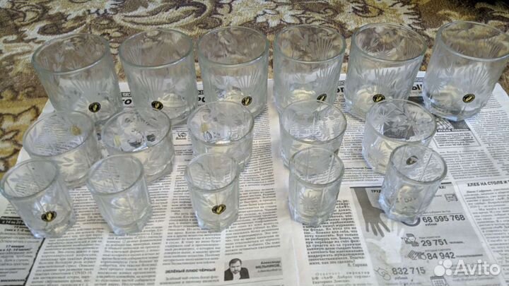 Набор стаканов и рюмок