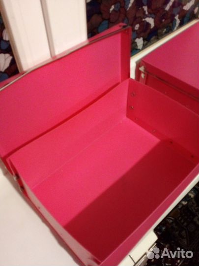 Две складные коробки пластик