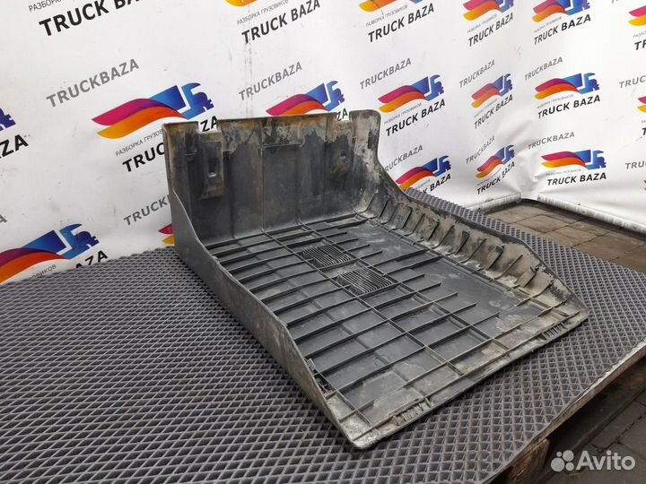 Крышка аккумуляторного ящика