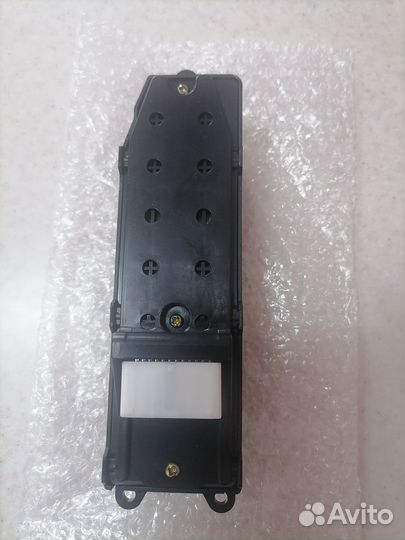 Блок управления стеклоподъемниками Toyota Avensis