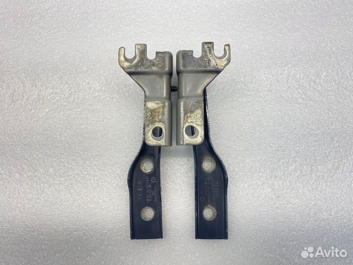 Петля капота Volkswagen Polo седан 1.6 2014