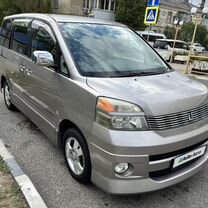 Toyota Voxy 2.0 AT, 2004, 70 000 км, с пробегом, цена 1 150 000 руб.