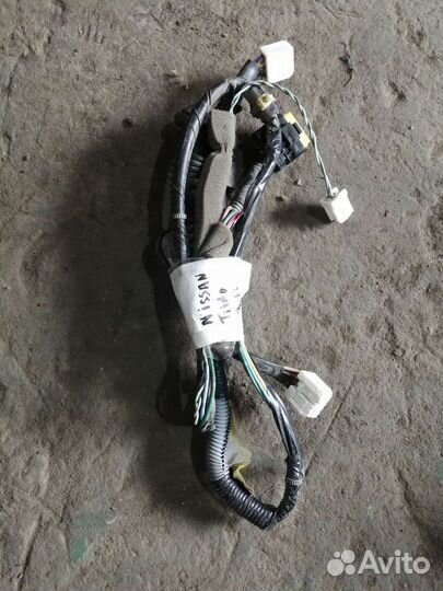 Проводка двери Nissan Tiida