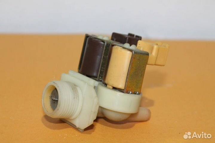 Клапан подачи воды Bosch 00265772 бу. 3915