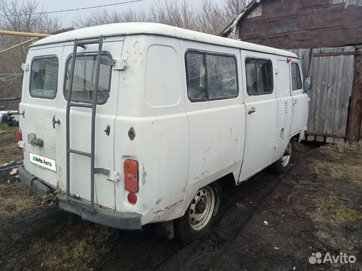 УАЗ 452 Буханка цельнометаллический, 2001