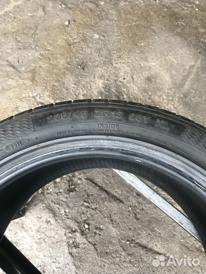 Accelera PHI 235/45 R18