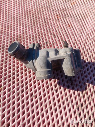 Термостат Mitsubishi Carisma