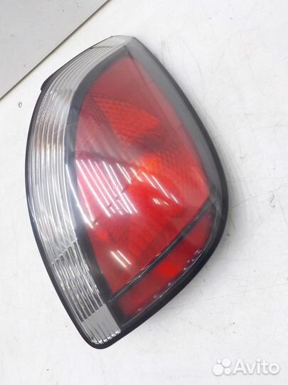 Фонарь задний правый на Kia Rio