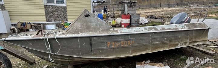 Лодочный мотор и лодка