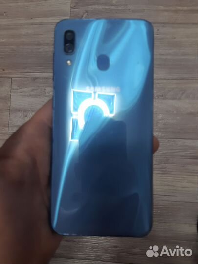 Samsung Galaxy A30, 4/64 ГБ