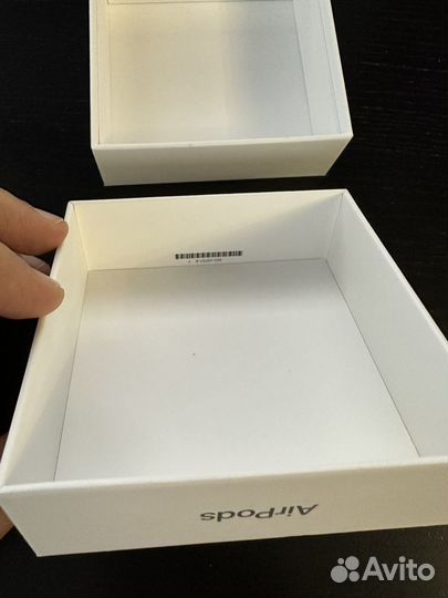 Коробка от оригинальных наушников apple airpods