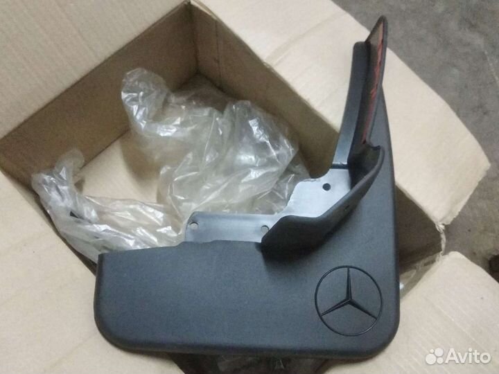 Брызговики передние W164