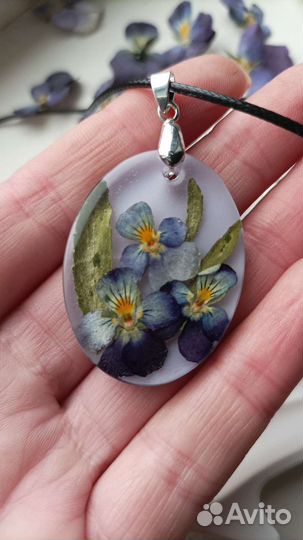 Кулон и серьги