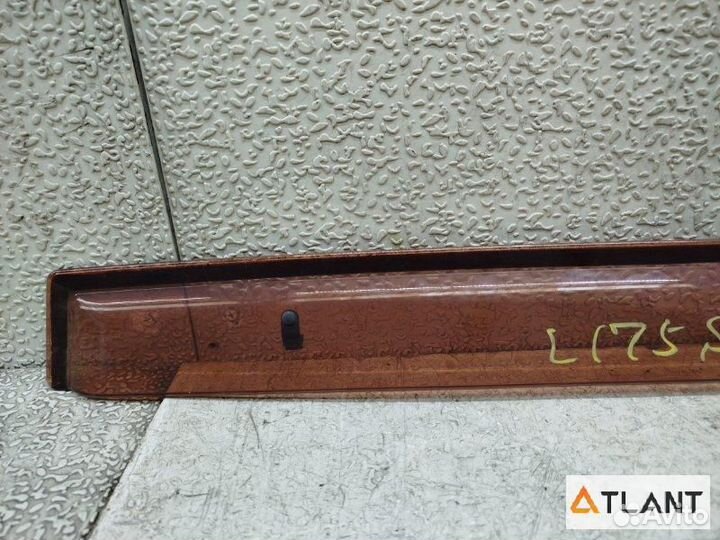 Ветровик задний левый daihatsu move