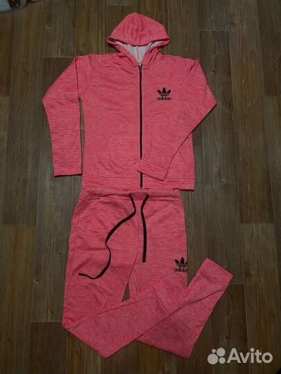 Костюм спортивный