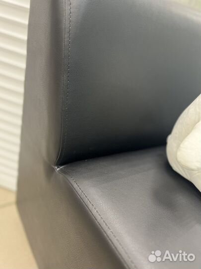 Маленький диван в офис