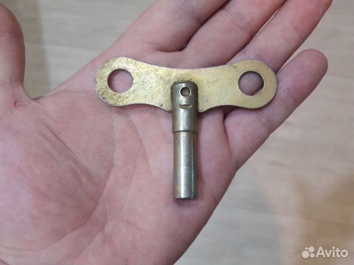 Ключ для завода часов