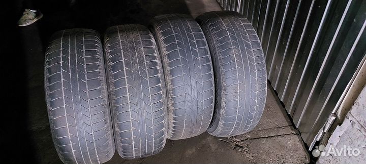 Goodyear Ultra Grip HP 255/65 R17