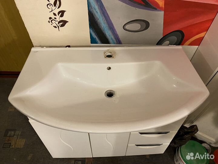 Раковина с тумбой для ванной