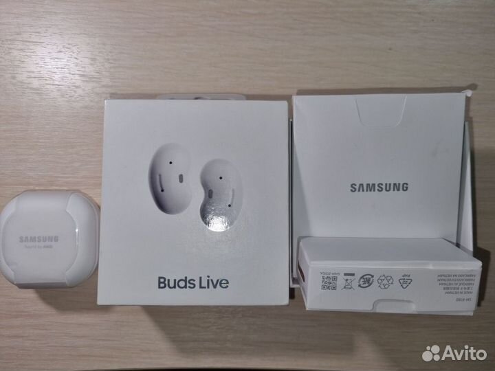 Беспроводные наушники Samsung Buds Live