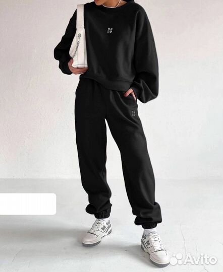 Спортивный костюм женский