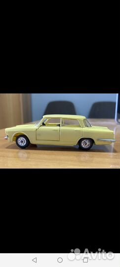 Машина коллекционная 1:43