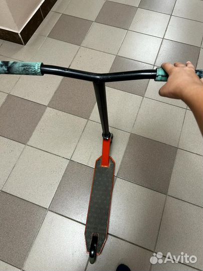 Трюковой самокат tech team duker 202