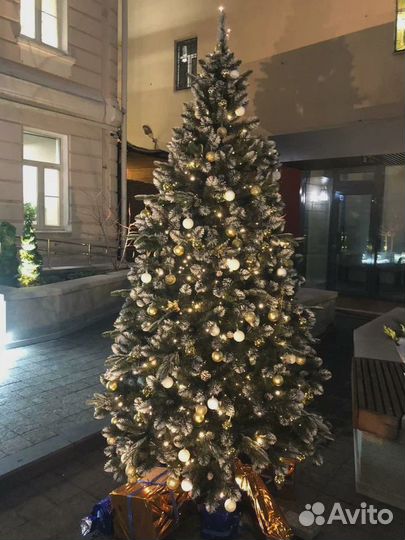 Аренда новогодней елки с декором