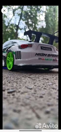 Машинка на пульте управления