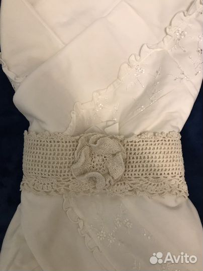 Бант на резинке для конверта на выписку вязанный