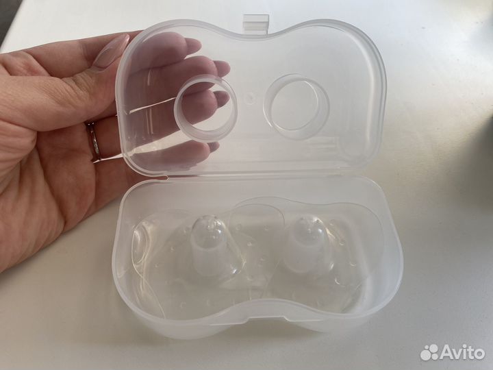 Пустышки avent 0-6 новые и накладки на соски
