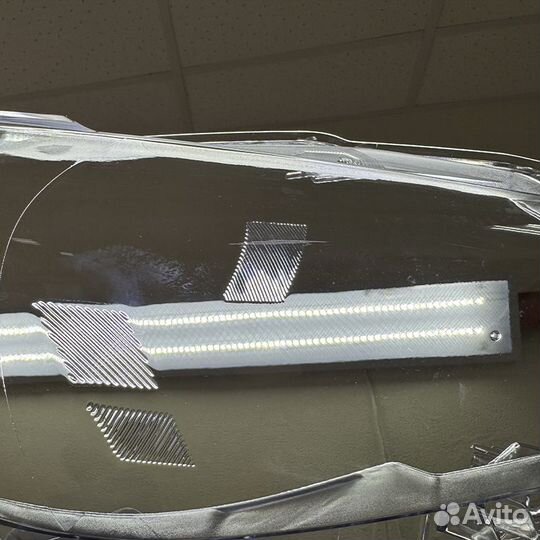 Уцененное стекло для фары Mazda 6 GJ (2015-2018) Р