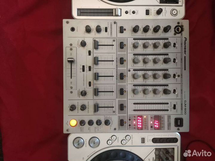 Pioneer DJM-600 и CDJ-800 mk2 микшер и 2 вертушки