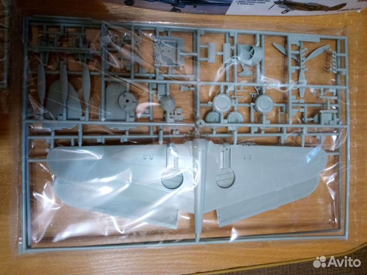 Сборная модель истребителя Р-40С масштаб 1:48