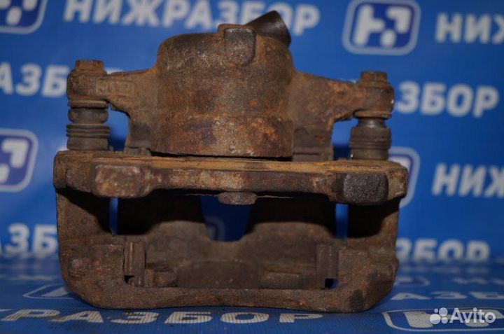 Суппорт передний правый Fiat Albea