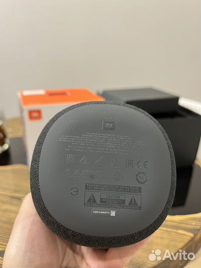 Колонка jbl link music с Алисой