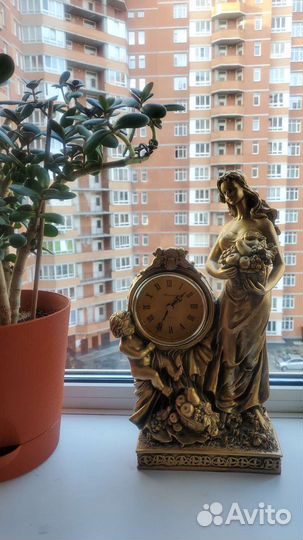 Статуя Часы сувениры