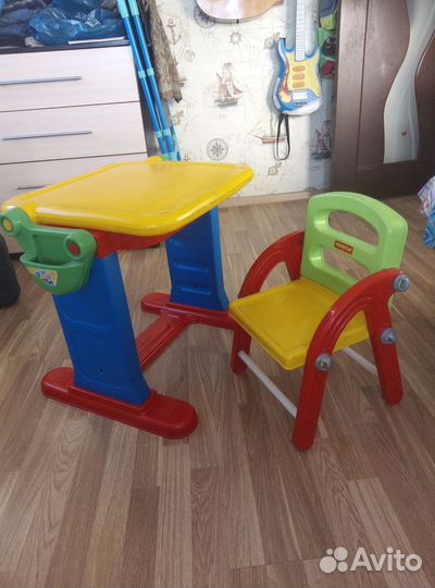 Стол-мольберт, стул