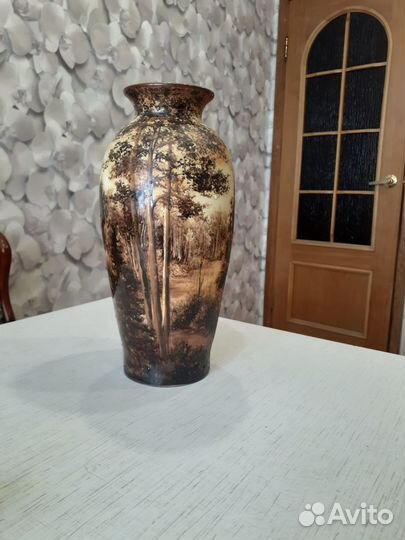 Антикварная ваза с авторской росписью