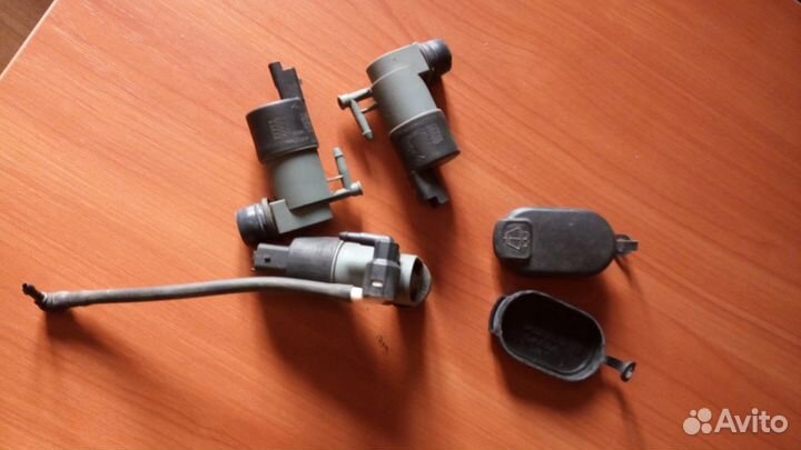 Моторчик омывателя от Рено логан сандеро