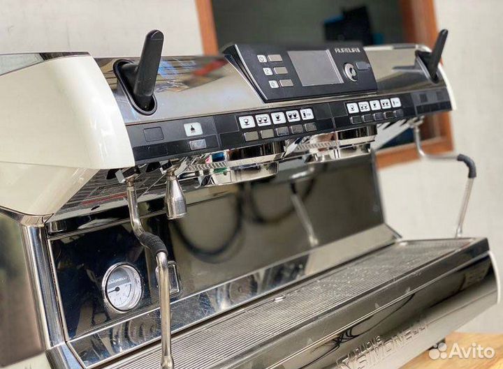 Кофемашина Nuova Simonelli Aurelia T3