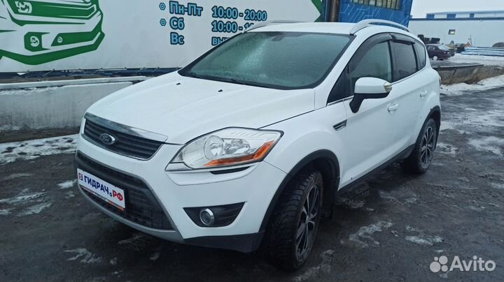 Накладка на порог наружная левая Ford Kuga 8V41S10155AD